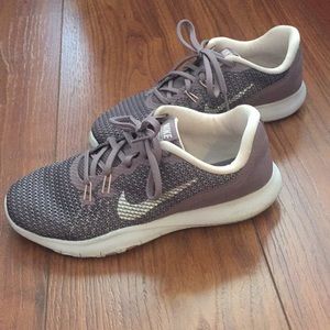 Nike training flex tr 7 rose purple silver sneaker